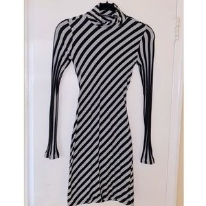 GUESS MINI TURTLE NECK OPEN BACK DRESS Size Small